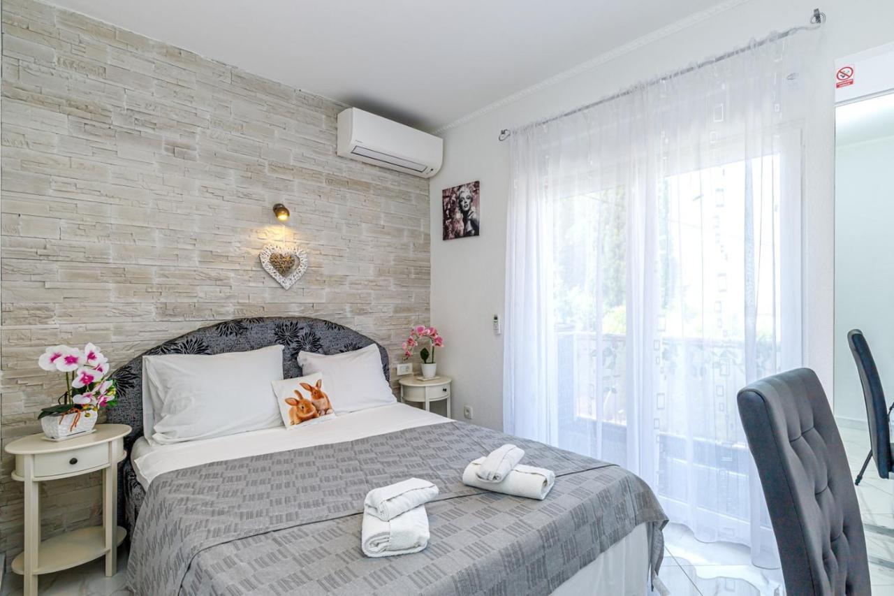 Genoa Rooms Porec Exterior photo