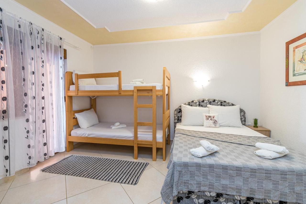 Genoa Rooms Porec Exterior photo