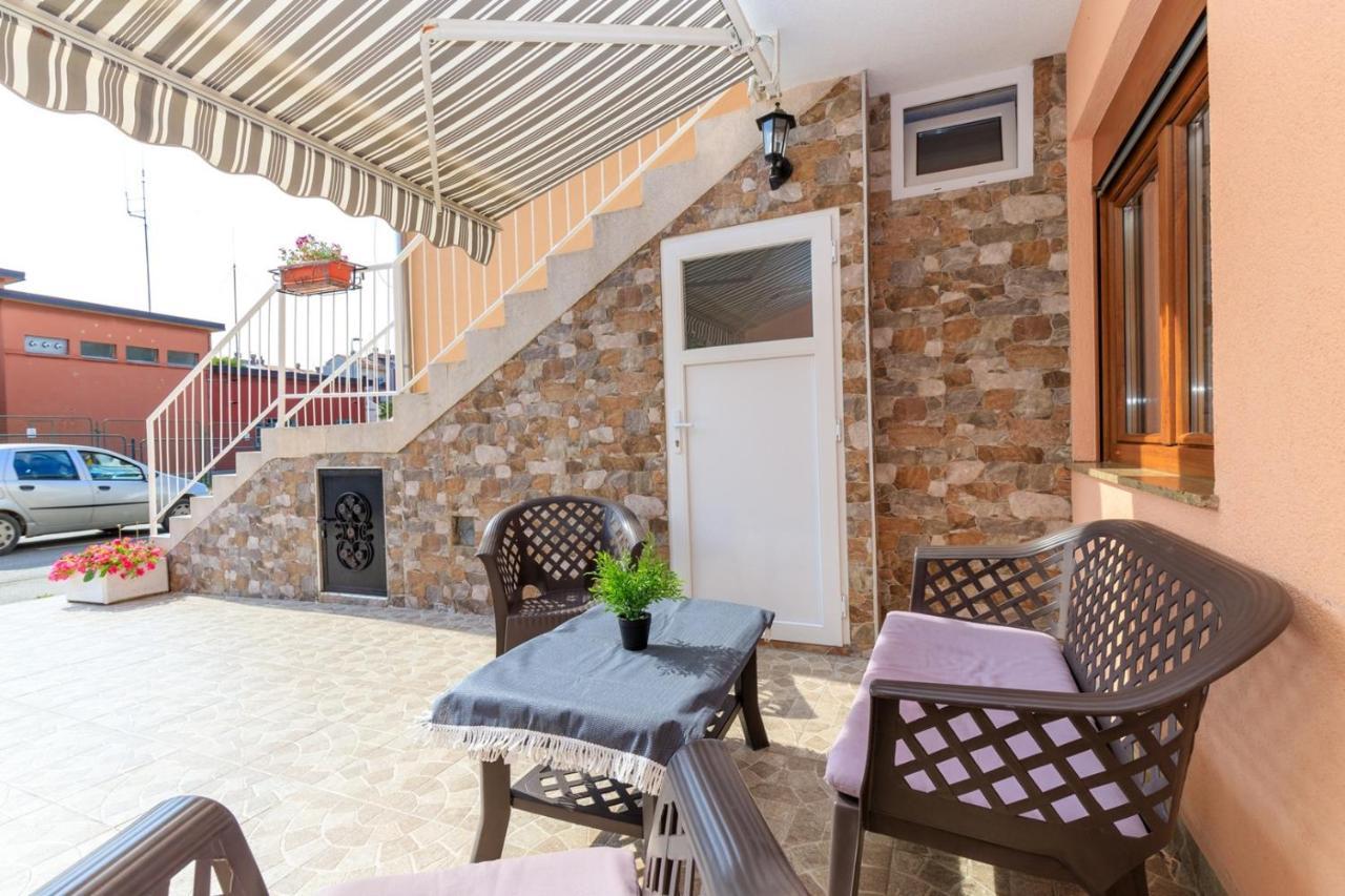Genoa Rooms Porec Exterior photo