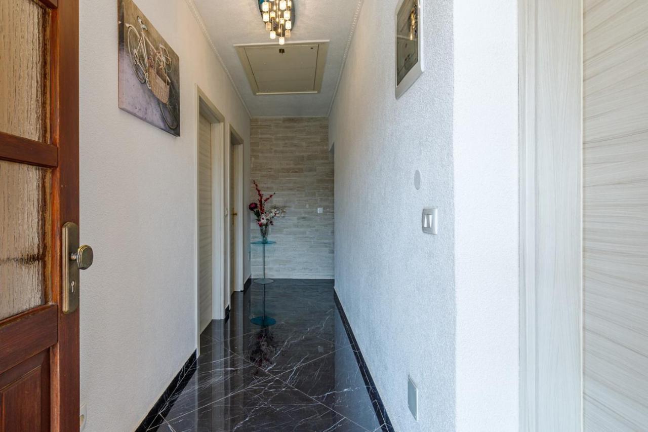 Genoa Rooms Porec Exterior photo